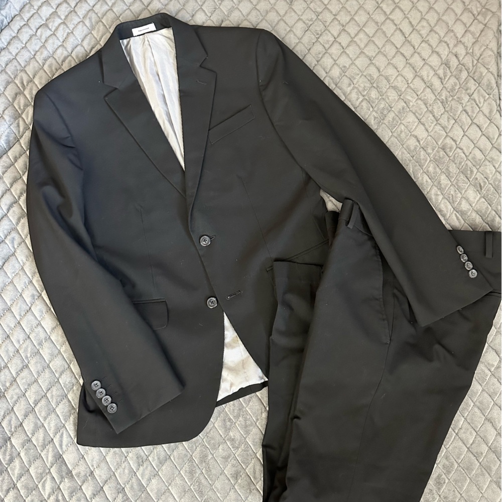 J. Ferrar Black Slim Fit Black Suit